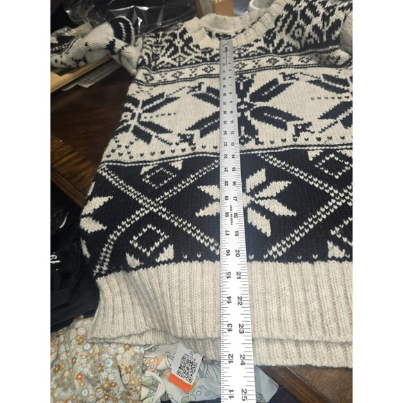 American Eagle Sweater Women's M Nordic Fair Isle Gray Ivory Black Classic - Picture 8 of 11